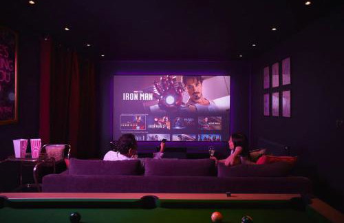 Haworth Home - Hot tub Cinema Games Room Sleeps 12 - Photo 3