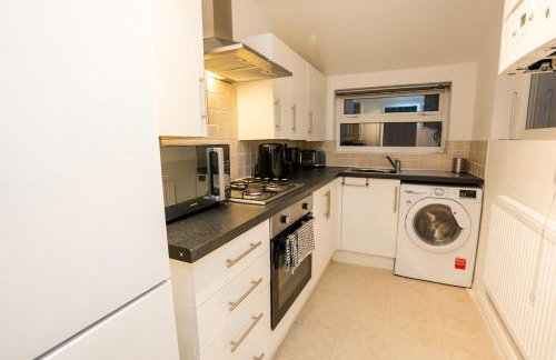 Comfy 4 Bed House near Notts City Centre - FREE Parking - Foto 47