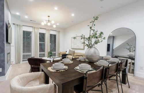 New Modern Dallas Skyline Rooftop Firepit and a Garage - Foto 15