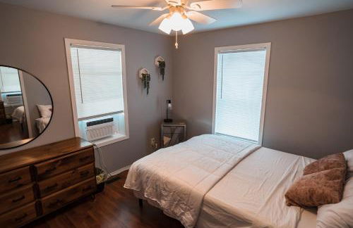 Sandusky Bay Hot Tub, Gym, Patio, Games, Recreation Watercraft, Waterside Home, check it out! - Foto 29