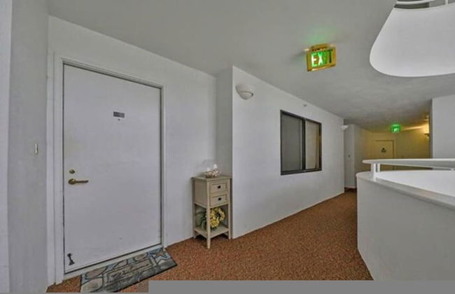 Beachfront 3 Bed Condo Daytona Beach Shores FL - Photo 35