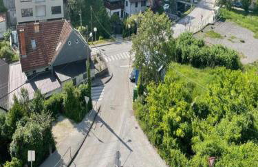 Modern & Charming - Free Private Parking - Foto 35