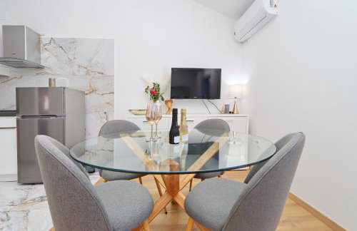 Villa Green Bay Apartments - Photo 4