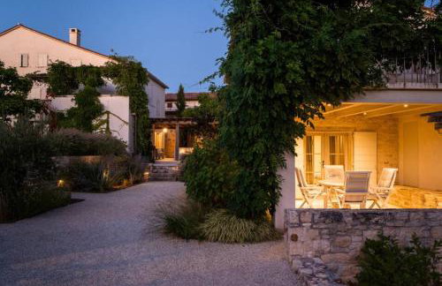 Villa Charlotte for 14 persons with 73m2 Pool in Central Istria - Daily Housekeeping & Breakfast Service - Foto 20