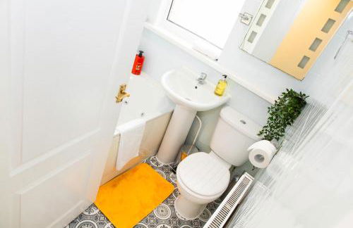 3 Bedroom House, Free Parking and Self Check In - Foto 10