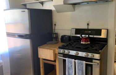 Ruth House Original Craftsman PETS, walk to State st. - Photo 8