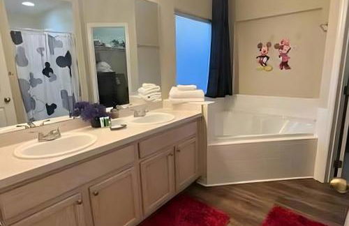 HOUSE 4 Bdr Eco ThematicSaltwater PoolGame Room - Photo 14