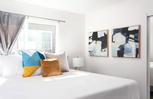 Relax in Spacious 3BR Apt Sleeps 8 and Parking - Foto 20