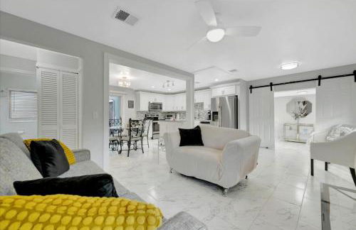 Sleeps 8 Near Busch Gardens with BBQ and Fenced Yard - Foto 19