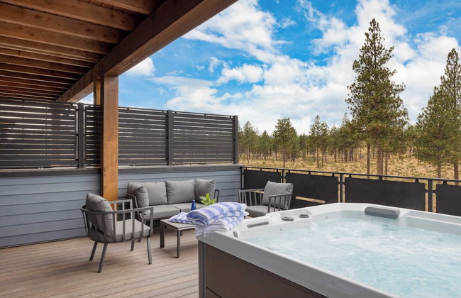 Sleeps 40! 8 Modern Units/20 Bdrs w/ Deck+hot Tub, 10mins to Downtown & Old Bend - Photo 38