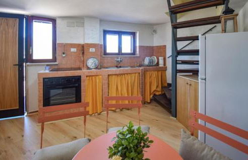 1 Bedroom Cozy Apartment In Castel Di Tora - Foto 12