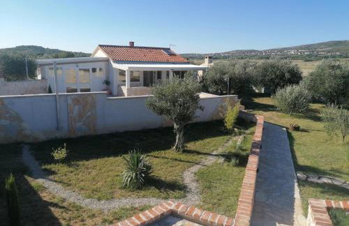 Holiday home with private pool and mini golf Fjaka, Zadar region - Photo 4