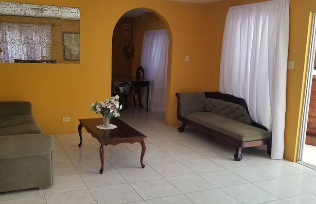 Holiday House at Villa Montego - Photo 3