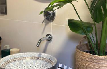 Wood & Stone Guesthouse - Photo 18