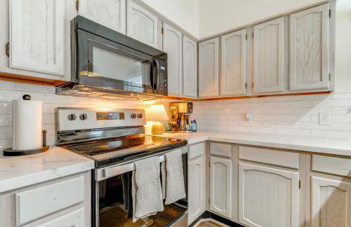 Walk to Lake Conroe Family-Friendly Getaway! - Foto 10