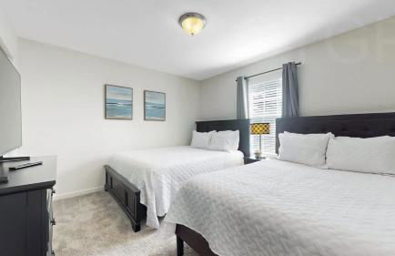 SoHa Year Round Heated Indoor Outdoor Pool - Photo 26