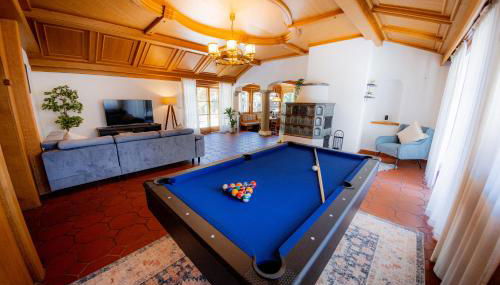 C4S COME4STAY - Alpenblick Watzmann-Kehlstein - TOP Lage im Berchtesgadener Land I bis zu 10 Personen I große Terrasse mit Blick auf die Berge I Smart TV I Billiard I WLAN I kostenloser Parkplatz - Foto 4, Game Room