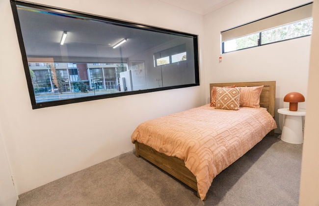 Beautiful 4BR Family Home With Patio and Parking! - Foto 4