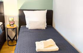 Charmantes 3-Zi-Apartment am Schlössle in Lechhausen-Garage-Balkon-Küche-Smart TV - Foto 7