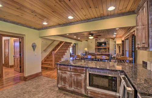 Clarkesville Ranch Cabin with Screened-In Porch! - Foto 10