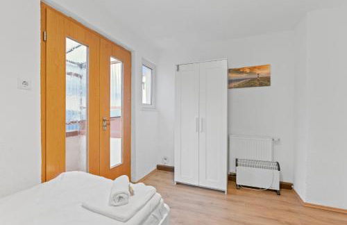 Worker Apartments Oberboihingen near Stuttgart, Nürtingen, Autobahn A8, Parking,Wifi,Smart,Smart TV - Foto 58