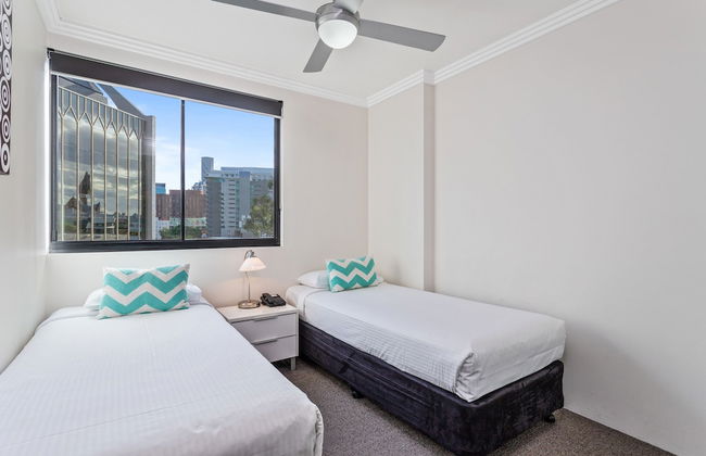 Republic Apartments - Photo 12