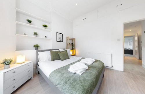 Urban Hideaway, Private Garden, 2 Mins to Station - Foto 7