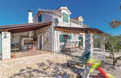 Three-Bedroom Holiday Home In Lozovac - Foto 2