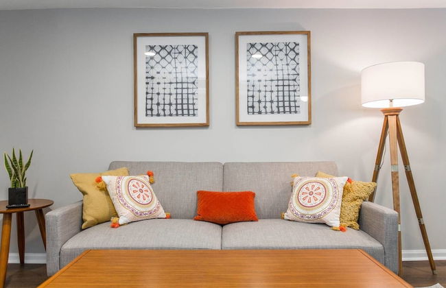 Mid Century Gem Comfort, Close to Train 3bd - Foto 24