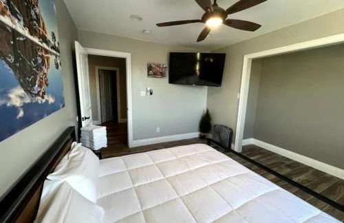 Lux Private Home - Pool, Billiards, 8 Smart TVs, Board Games, Cotton Bedding - The Stone Sanctuary at McCullough Hills Trailhead - Foto 36