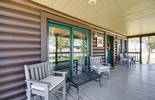 Serene Yellowstone Country Retreat with Deck and Views - Foto 17