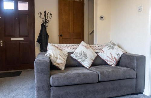 Adrian House, near Hospital, easy parking + garden - Foto 13