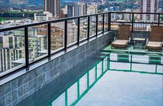 Flat lindo com piscina e linda vista da cidade - Foto 7