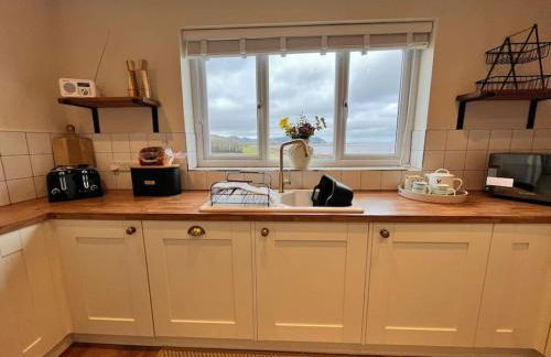 Blue Anchor House - Seaview, Hot Tub Apartments - Photo 33