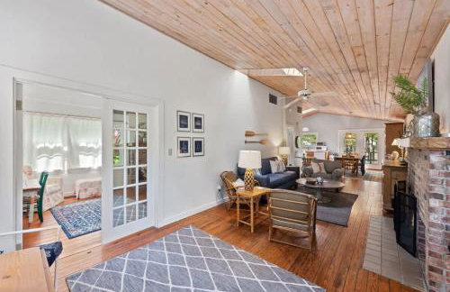 Nan's Escape by Juniper Holiday + Home - Photo 6