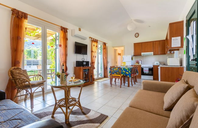 Villa Melissa Large Private Pool Walk to Beach Sea Views A C Wifi Car Not Required - 1926 - Foto 28