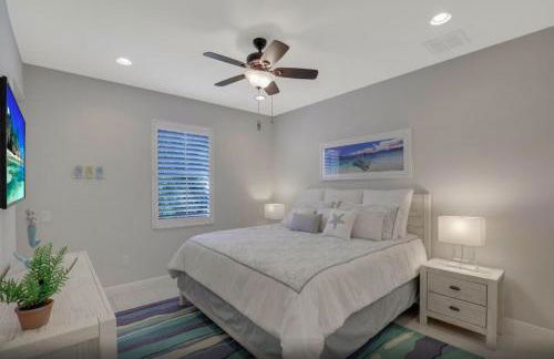 4BR Beach House Private Pool Minutes to Beach - Foto 13