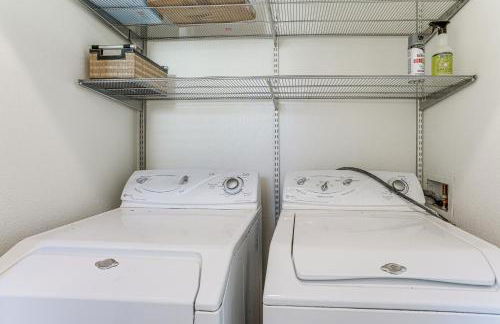 Walk to BART Station Richmond Townhome with Balcony - Photo 25