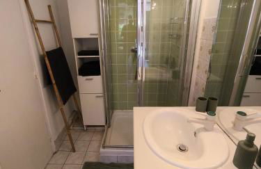 Home2Sea - Piscine, Jardin, studio cabine, 1 canapé lit convertible 2 ADULTES, 1 lit superposé triple 3 ENFANTS ou ADOS - Foto 42