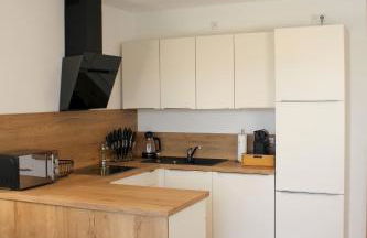 Großes Apartment mit Küche, Dusche, Badewanne, Balkon, Parkplatz vor dem Haus, ruhig gelegen, ADA4 - Foto 73