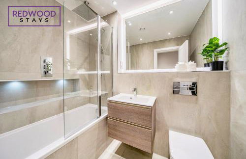 Brand New Town Center, Free Fast WiFi, Balcony By Redwood Stays - Foto 17