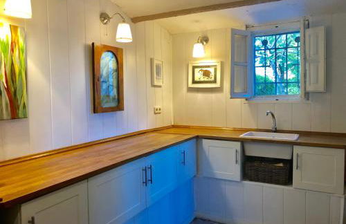 Charming villa with a private pool - Foto 24