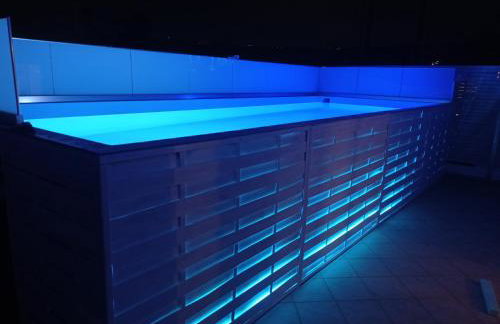 City Apartment with heated rooftop Pool - Foto 12