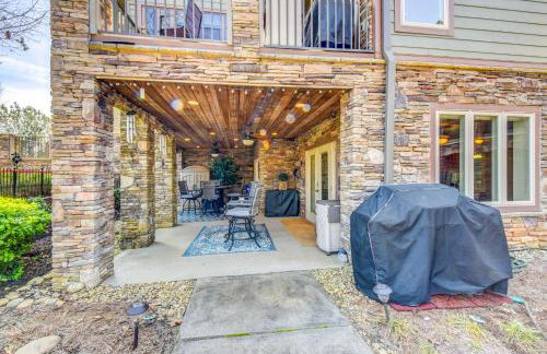 West Union Townhome with Patio and Lake View - Foto 34