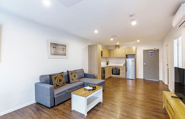 Stunning Ellerslie Apartment + Private Balcony! - Foto 8