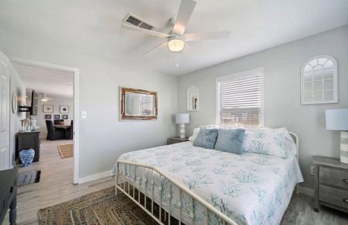 Cozy and charming getaway with deck, close to beach - Foto 14