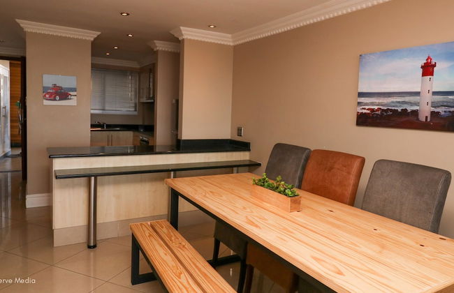 1 Bedroom Luxury Apartment - Photo 11