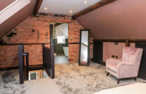 HollyDale - Photo 32