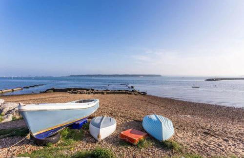 Spinnaker House-with Tesla Electric Charging Point - Photo 37