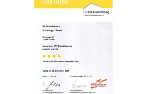 Pear - On the Fruit Tree - Foto 37